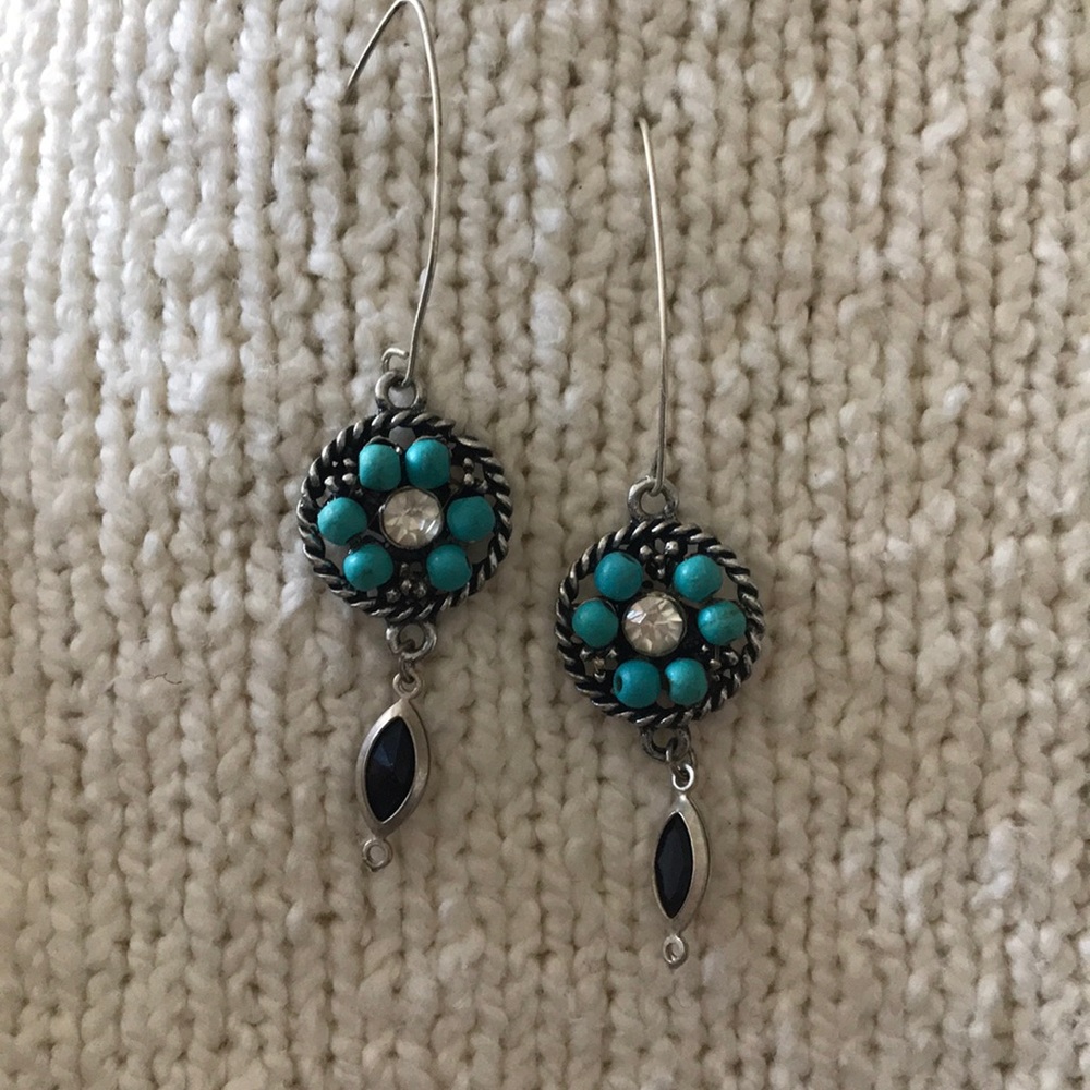Turquoise flower earring